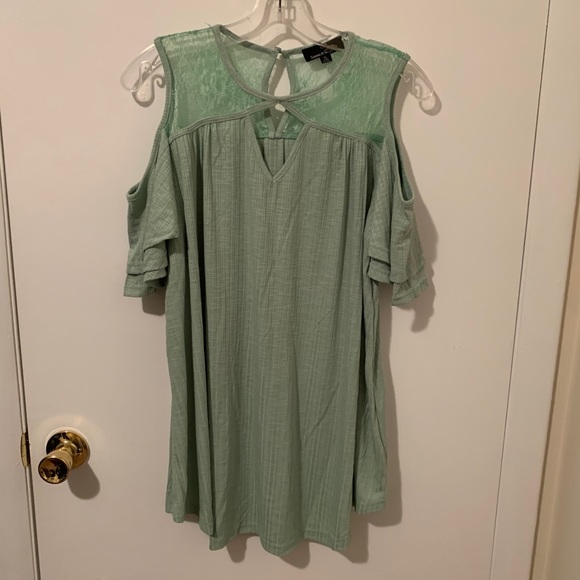 Cold shoulder top - Picture 1 of 4